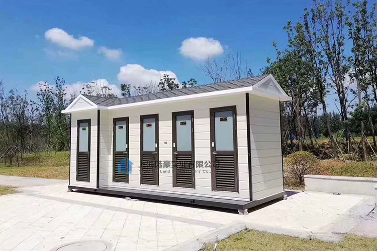 廁所的細(xì)部設(shè)計，扶手與廁所卷紙！